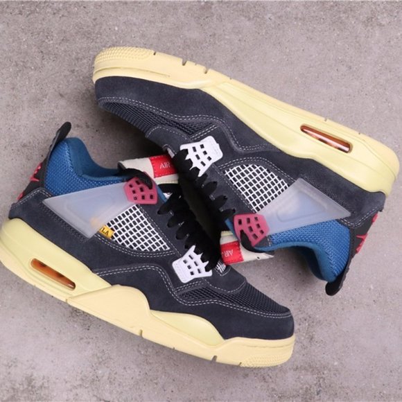 AIR Jordan  4 main image 4
